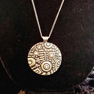 Vintage 70s Unique Silvertone Medallion Necklace Rhinestone Accents